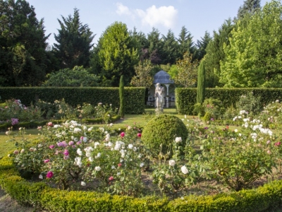 Romantic gardens